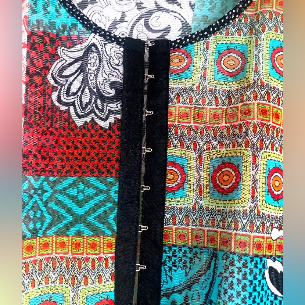 PATCHINGTON Multi Color Printed Mesh Peplum Top - Picture 4 of 7